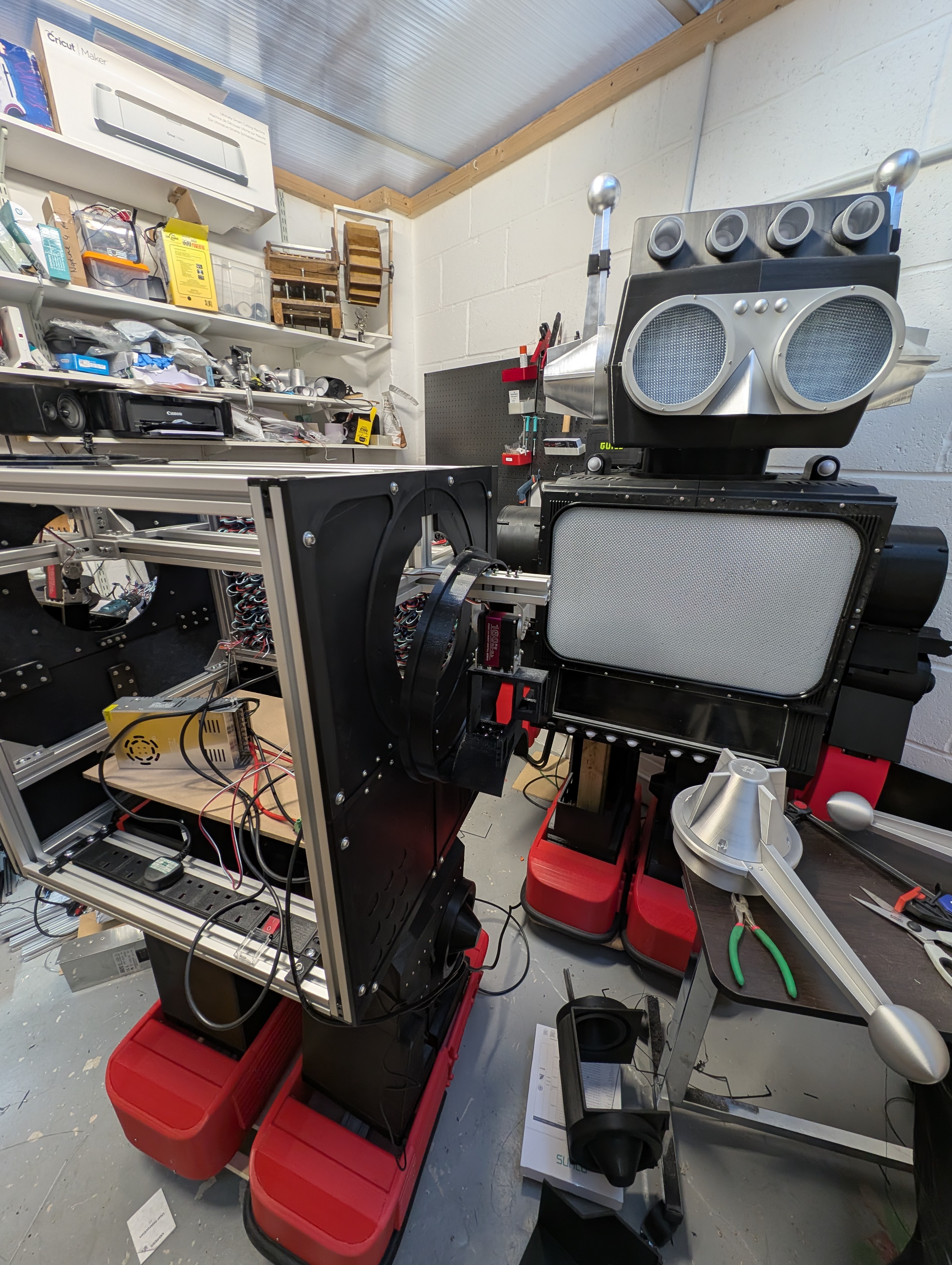 A second robot starts to sprout